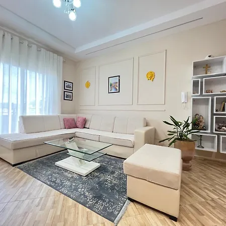 George Luxury Vlorë